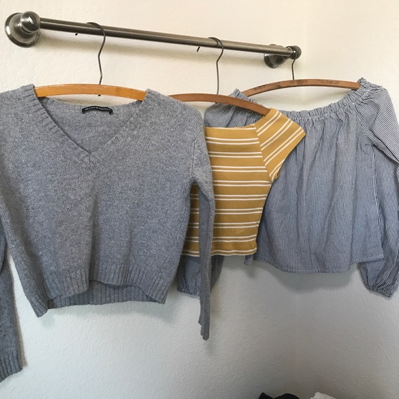 Brandy Melville Crop Top Bundle of Three - Picture 7 of 10